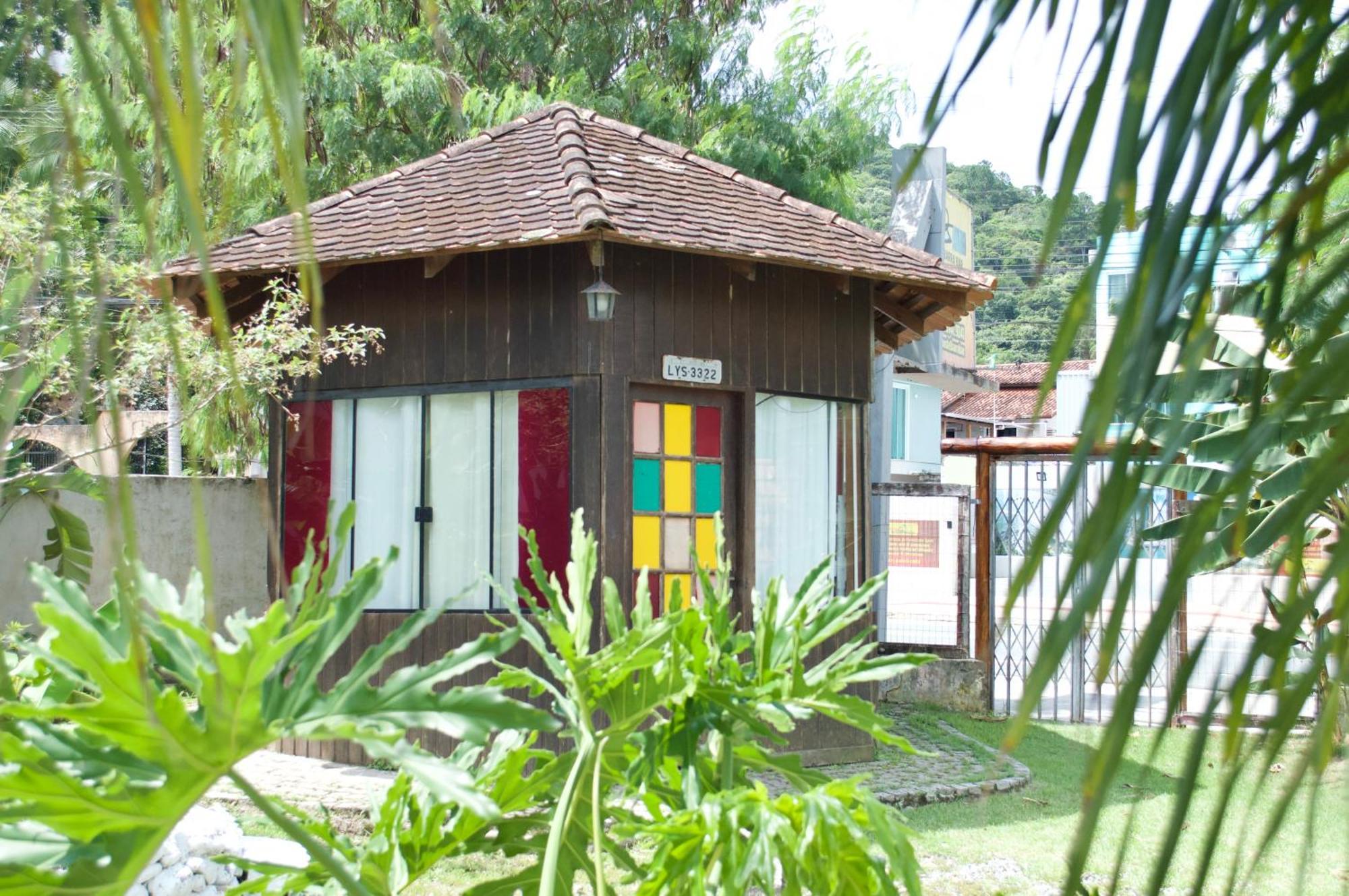 Hostel Barra Bar Balneario Camboriu Exterior photo